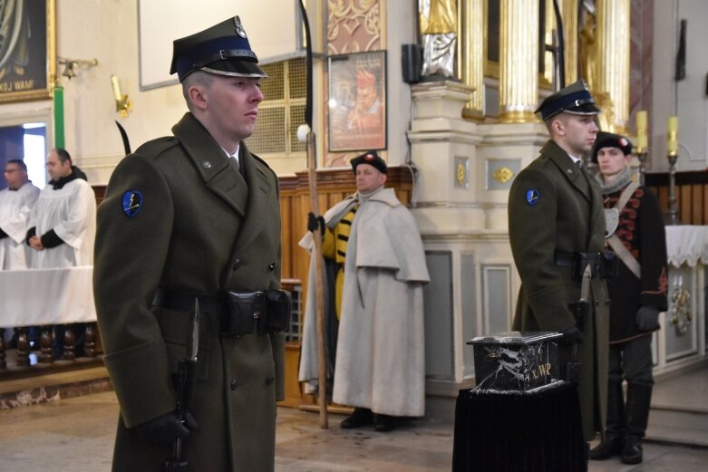  Powrót bohatera 1863 do Mszczonowa. Uroczystości z udziałem ministra Mariusza Błaszczaka 