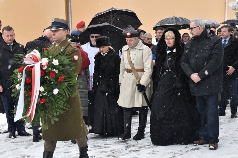  Powrót bohatera 1863 do Mszczonowa. Uroczystości z udziałem ministra Mariusza Błaszczaka 