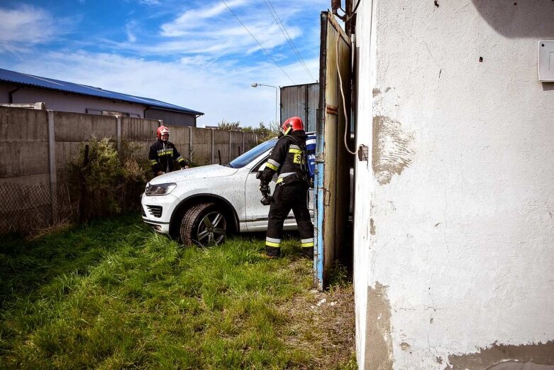  Pożar hali w Dębowej Górze, na miejscu 8 jednostek straży 