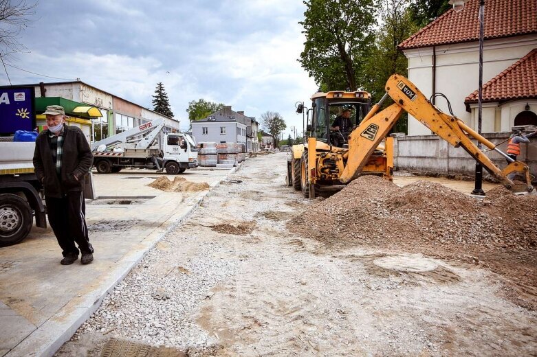  Przebudowa ulicy Rawskiej złapała przyspieszenie 