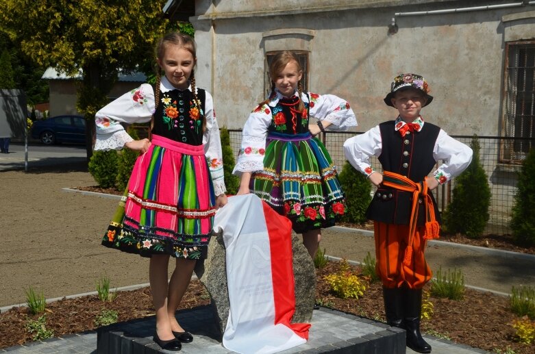  Przez 66 dni płonęło ognisko. Na pamiątkę wydarzeń ogień jest w herbie gminy Słupia 