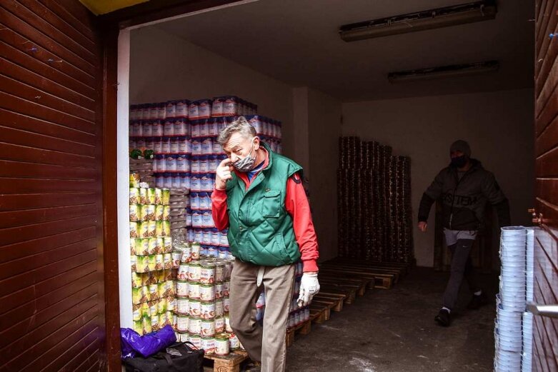  Przyjechała żywność na wielkanocne paczki [ZDJĘCIA] 