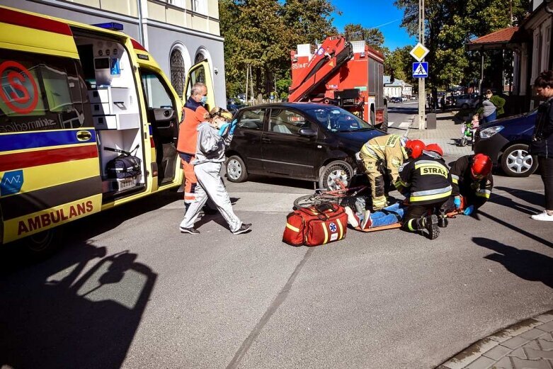  Rawianka potrąciła rowerzystę w centrum Skierniewic 