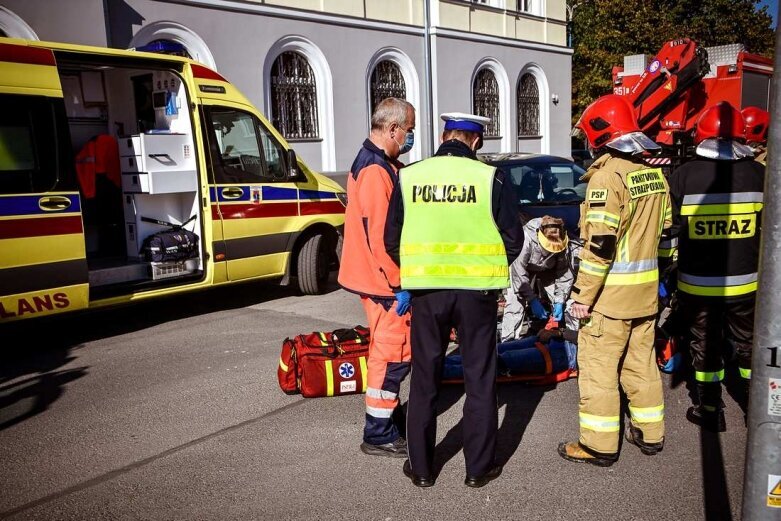  Rawianka potrąciła rowerzystę w centrum Skierniewic 