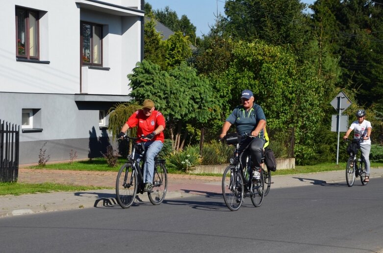  Rodzinna przygoda na dwóch kółkach  