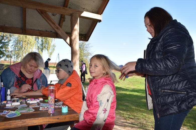  Rodzinny piknik w Głuchowie pod hasłem PRZEMOC TO NIE SUPERMOC  