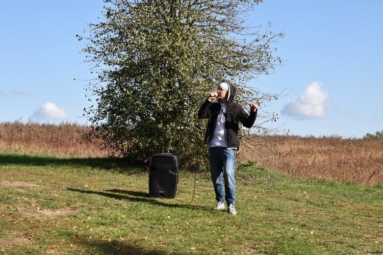  Rodzinny piknik w Głuchowie pod hasłem PRZEMOC TO NIE SUPERMOC  