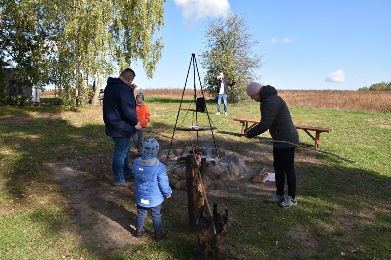  Rodzinny piknik w Głuchowie pod hasłem PRZEMOC TO NIE SUPERMOC  