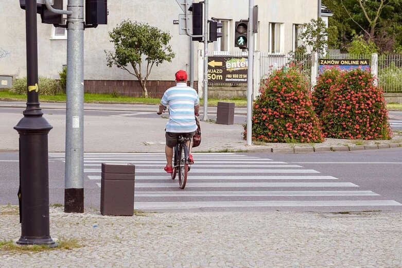  Rowerzyści – królowie chodników i przejść dla pieszych 