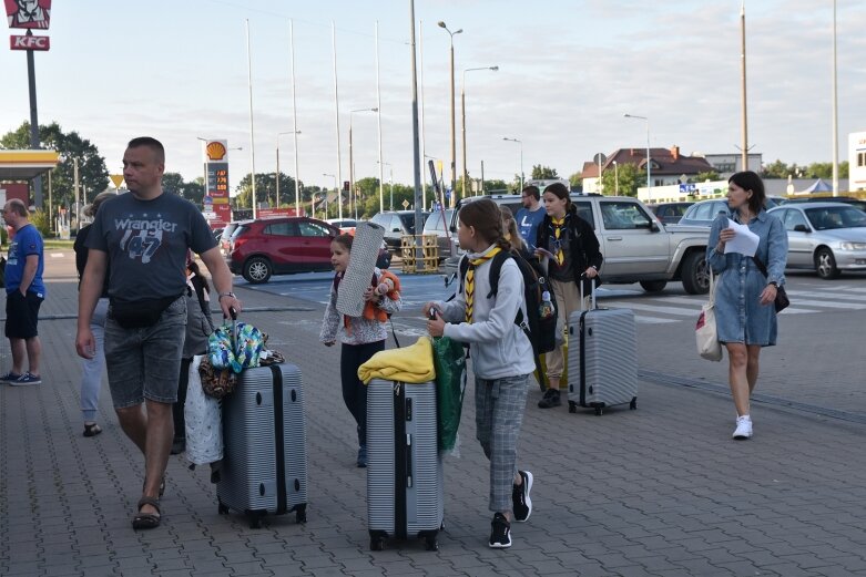  Ruszyli. Niemal 200 zuchów i harcerzy wyjechało na wakacje 