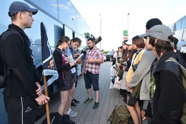  Ruszyli. Niemal 200 zuchów i harcerzy wyjechało na wakacje 