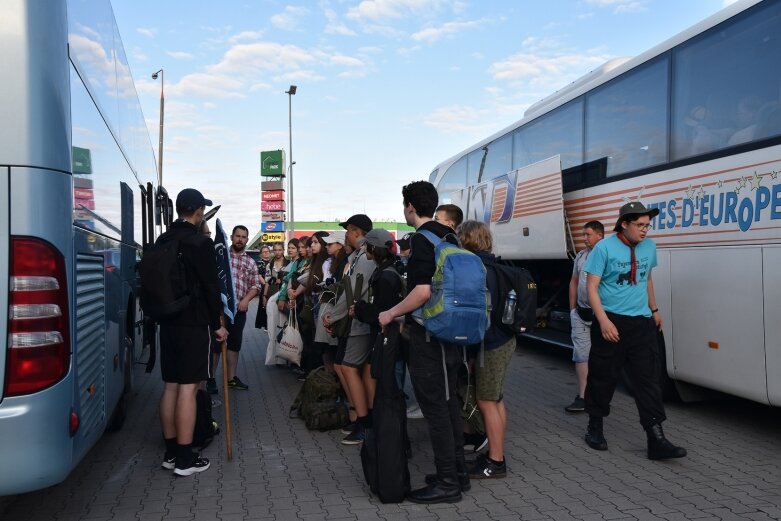  Ruszyli. Niemal 200 zuchów i harcerzy wyjechało na wakacje 