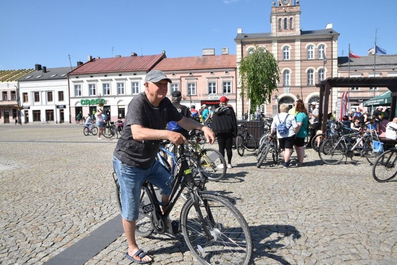  Ruszyli! Przed nimi 33 kilometry rowerowej przygody 