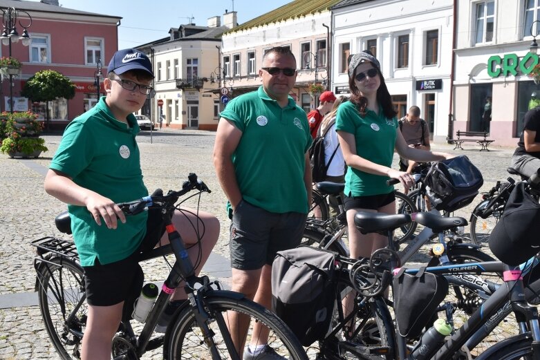  Ruszyli! Przed nimi 33 kilometry rowerowej przygody 