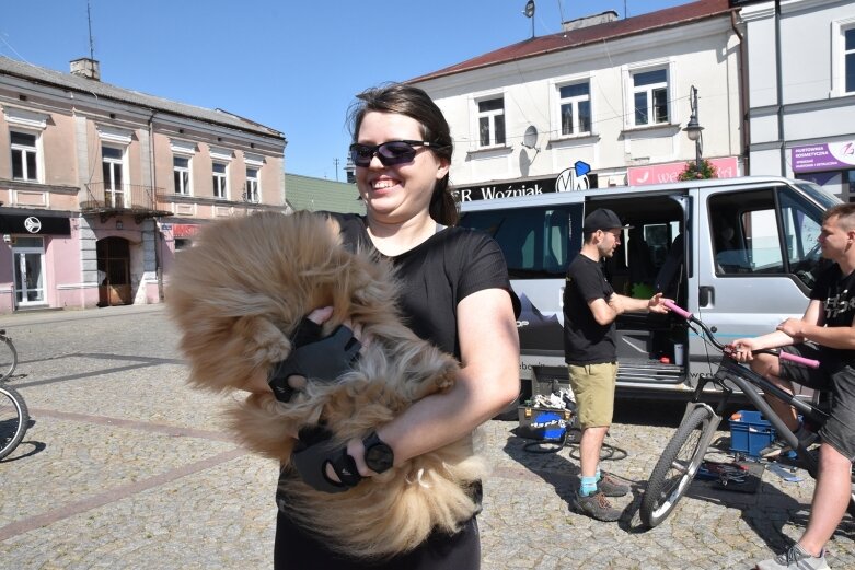  Ruszyli! Przed nimi 33 kilometry rowerowej przygody 