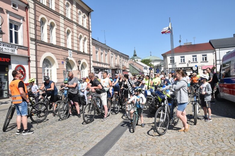  Ruszyli! Przed nimi 33 kilometry rowerowej przygody 