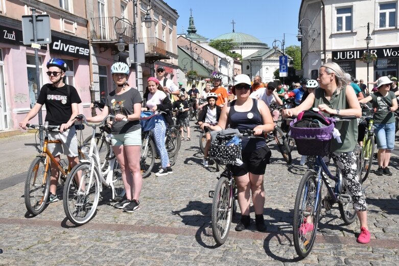  Ruszyli! Przed nimi 33 kilometry rowerowej przygody 