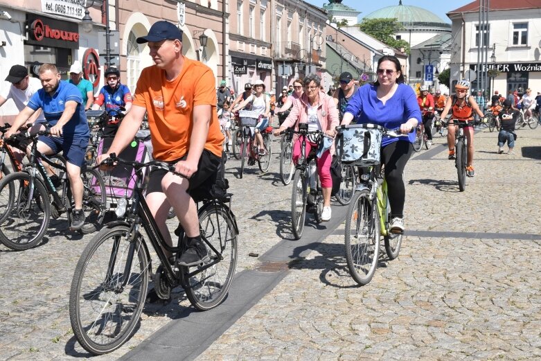  Ruszyli! Przed nimi 33 kilometry rowerowej przygody 