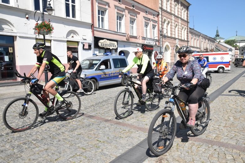  Ruszyli! Przed nimi 33 kilometry rowerowej przygody 