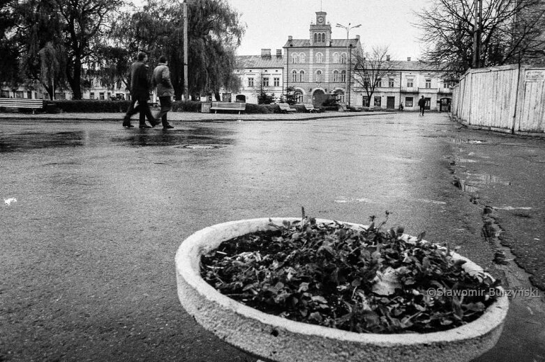  Rynek w Skierniewicach znów w zieleni? Cuda się zdarzają [ZOBACZ ARCHIWALNE ZDJĘCIA] 