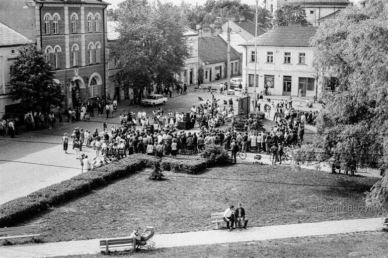  Rynek w Skierniewicach znów w zieleni? Cuda się zdarzają [ZOBACZ ARCHIWALNE ZDJĘCIA] 