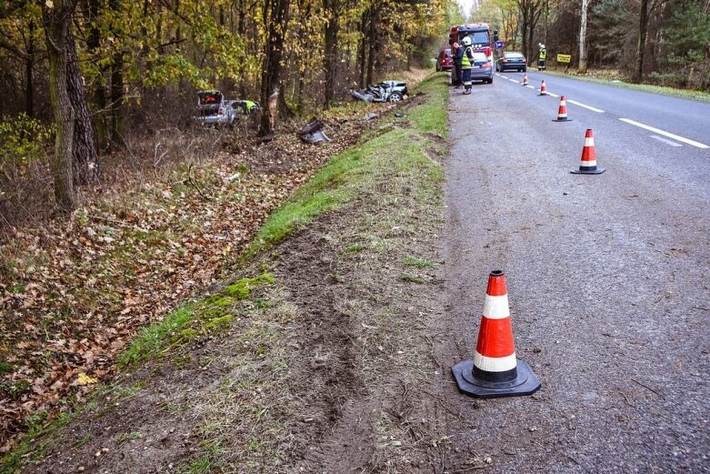  Skierniewice: samochód rozpadł się na dwie części 