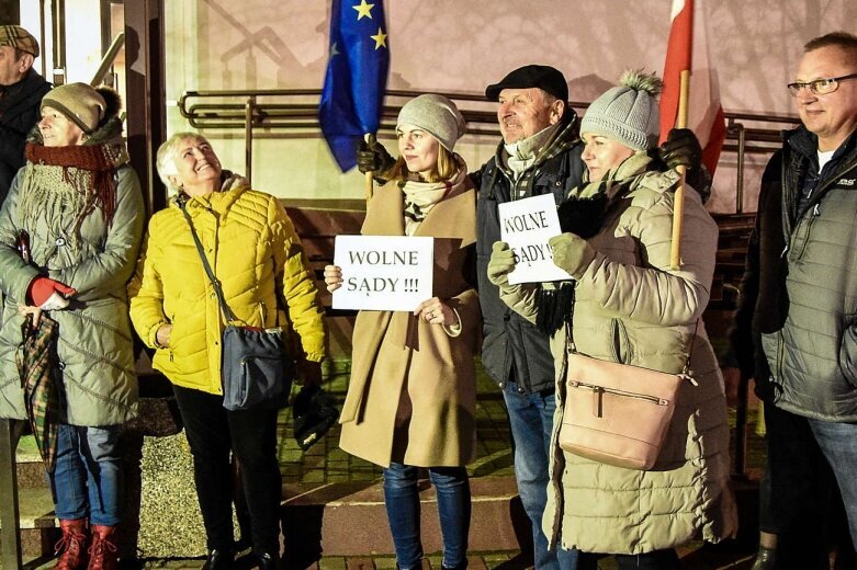  Skierniewice: w obronie wolnych sądów 