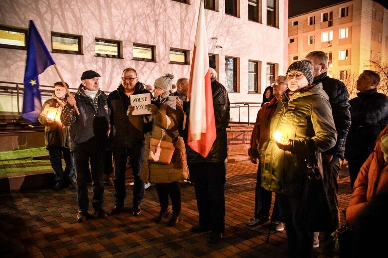  Skierniewice: w obronie wolnych sądów 