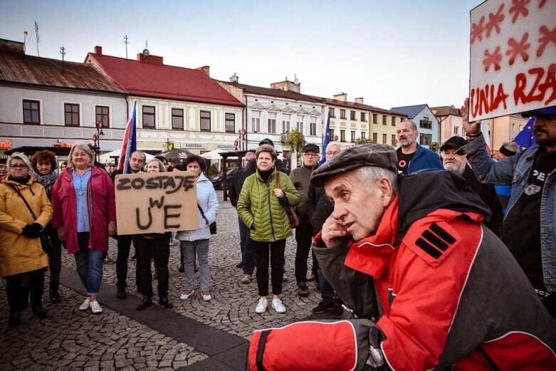  Skierniewiczanie, Polacy, Europejczycy 