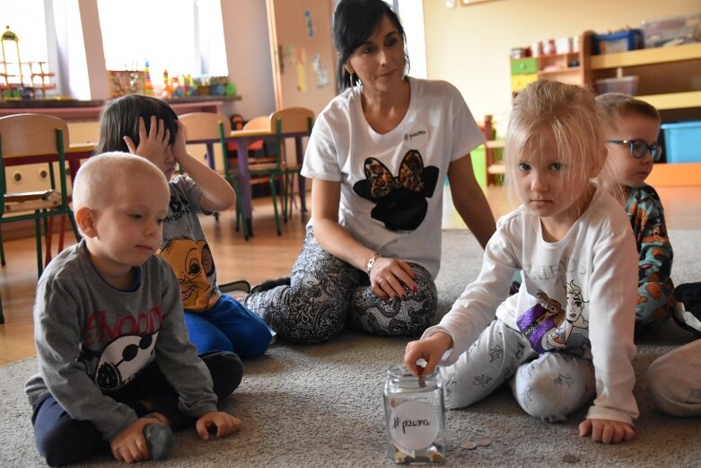  Skierniewiczanie solidarni z dziećmi zmagającymi się z nowotworem 