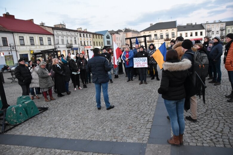  Skierniewiczanie solidarni z Ukrainą. Rusza pomoc 