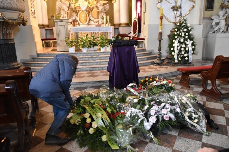  Skierniewiczanie żegnają Wiesławę Maciejak 