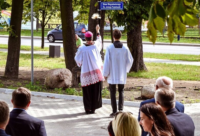  Skwer Popiełuszki poświęcony i oficjalnie otwarty 