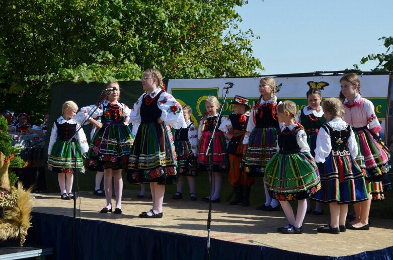  Słoneczna niedziela w dożynkowym klimacie 