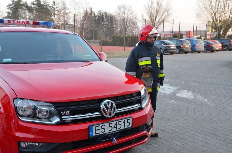  Strażacy w amerykańskich mundurach 