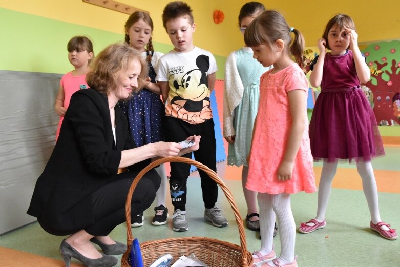  Struś Toto został maskotką Garnizonek 