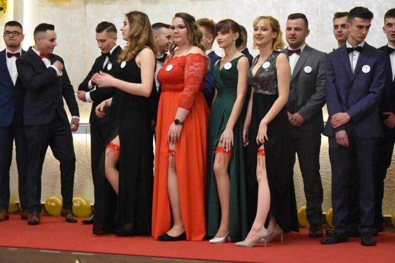  Studniówka 2022: Tak bawili się maturzyści z ZS Głuchów 