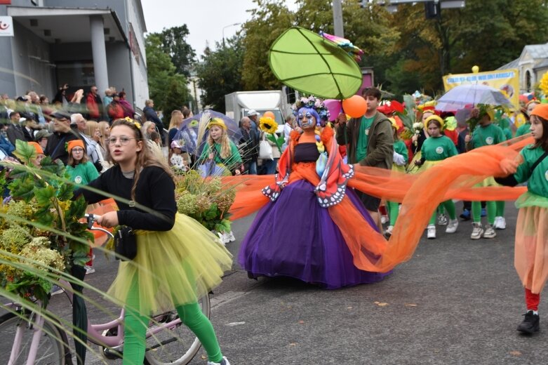  Świąteczna parada przeszła zupełnie nową trasą 