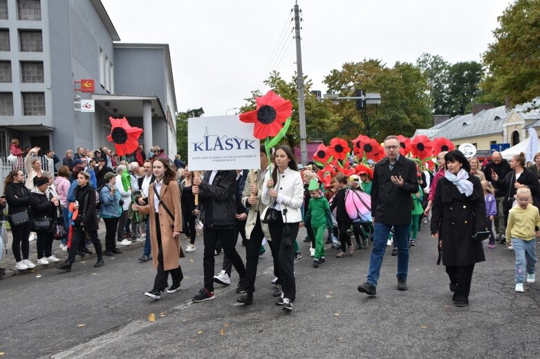  Świąteczna parada przeszła zupełnie nową trasą 