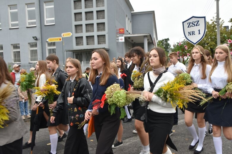  Świąteczna parada przeszła zupełnie nową trasą 