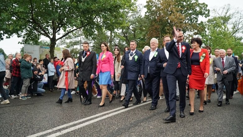  Świąteczna parada przeszła zupełnie nową trasą 