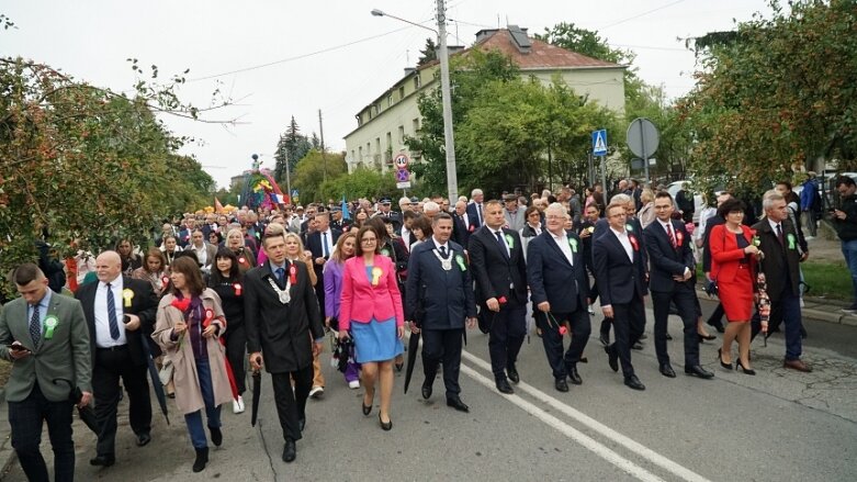  Świąteczna parada przeszła zupełnie nową trasą 