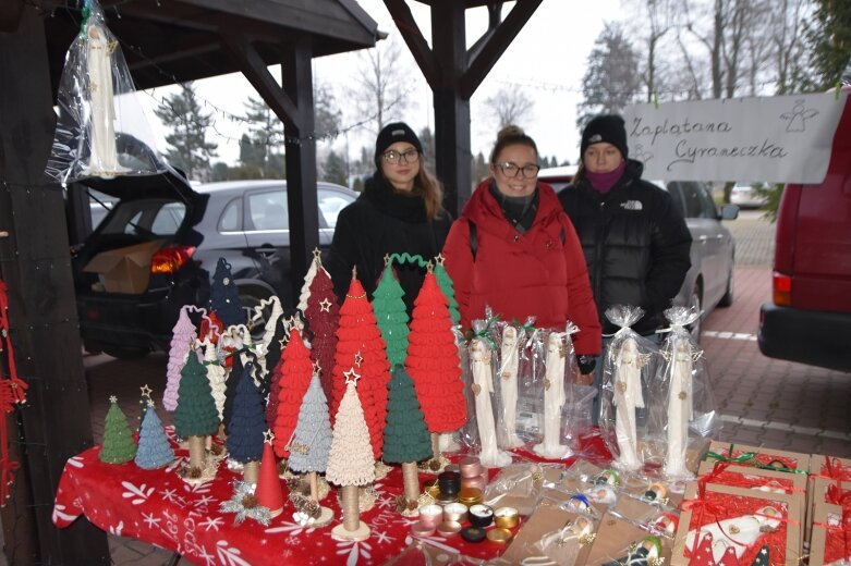 Świąteczny jarmark w Jeżowie