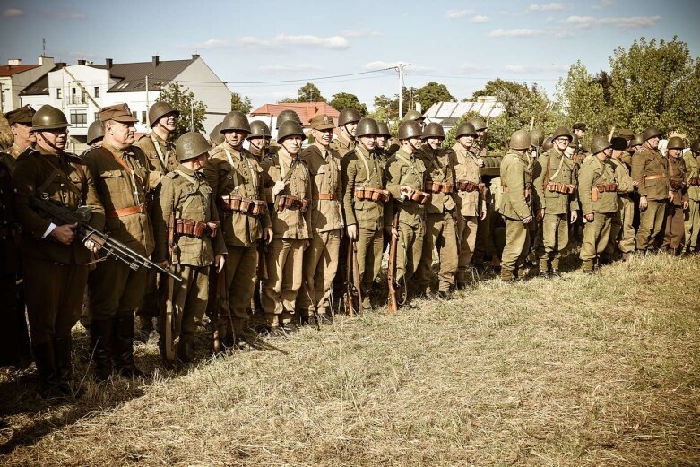  Święto Wojska Polskiego w Skierniewicach – rekonstrukcja historyczna 