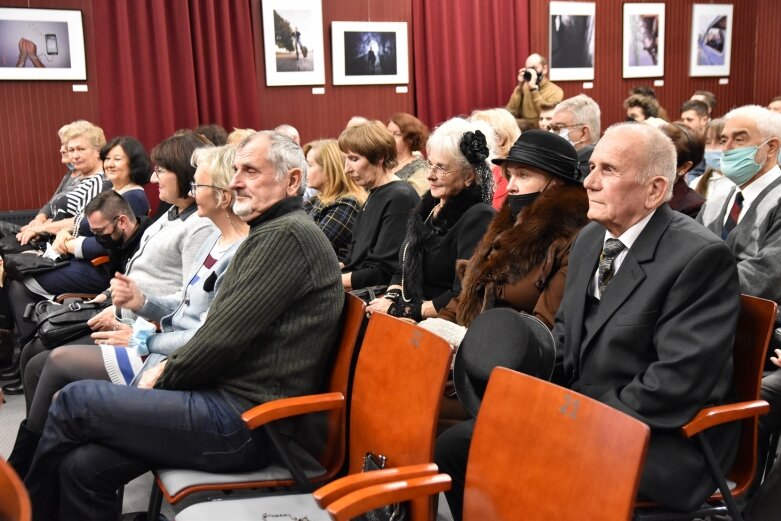  Sztuka łączy pokolenia. Portret i styl w muzeum 