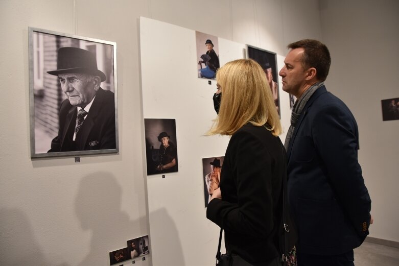  Sztuka łączy pokolenia. Portret i styl w muzeum 