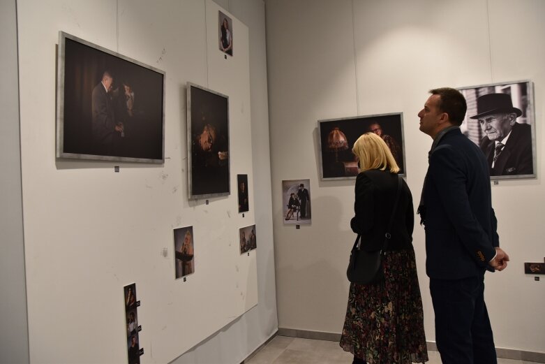  Sztuka łączy pokolenia. Portret i styl w muzeum 