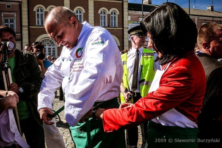  Tegoroczne święto kwiatów wisi na włosku. Zobacz, jak się bawiono w 2009 roku 