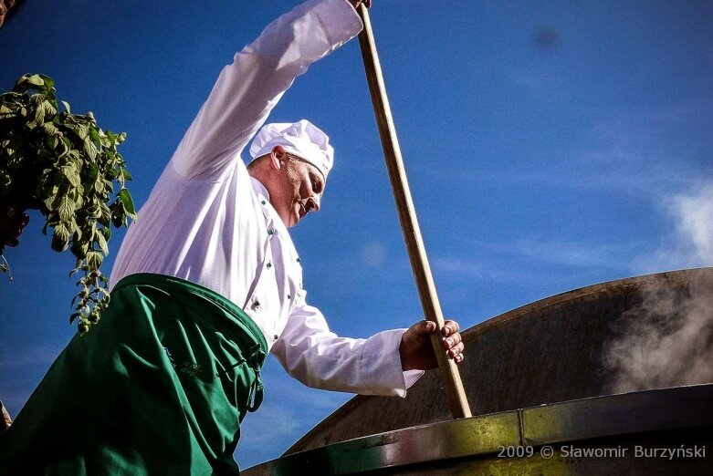  Tegoroczne święto kwiatów wisi na włosku. Zobacz, jak się bawiono w 2009 roku 