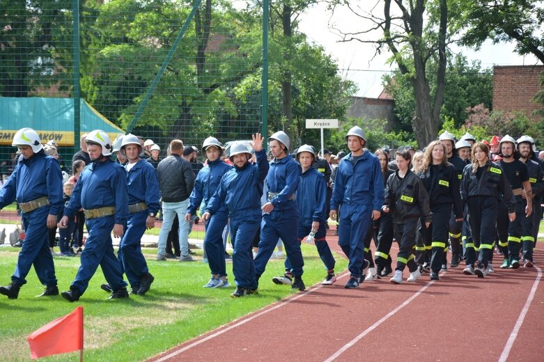  Tłumy na zawodach pożarniczych w Makowie 